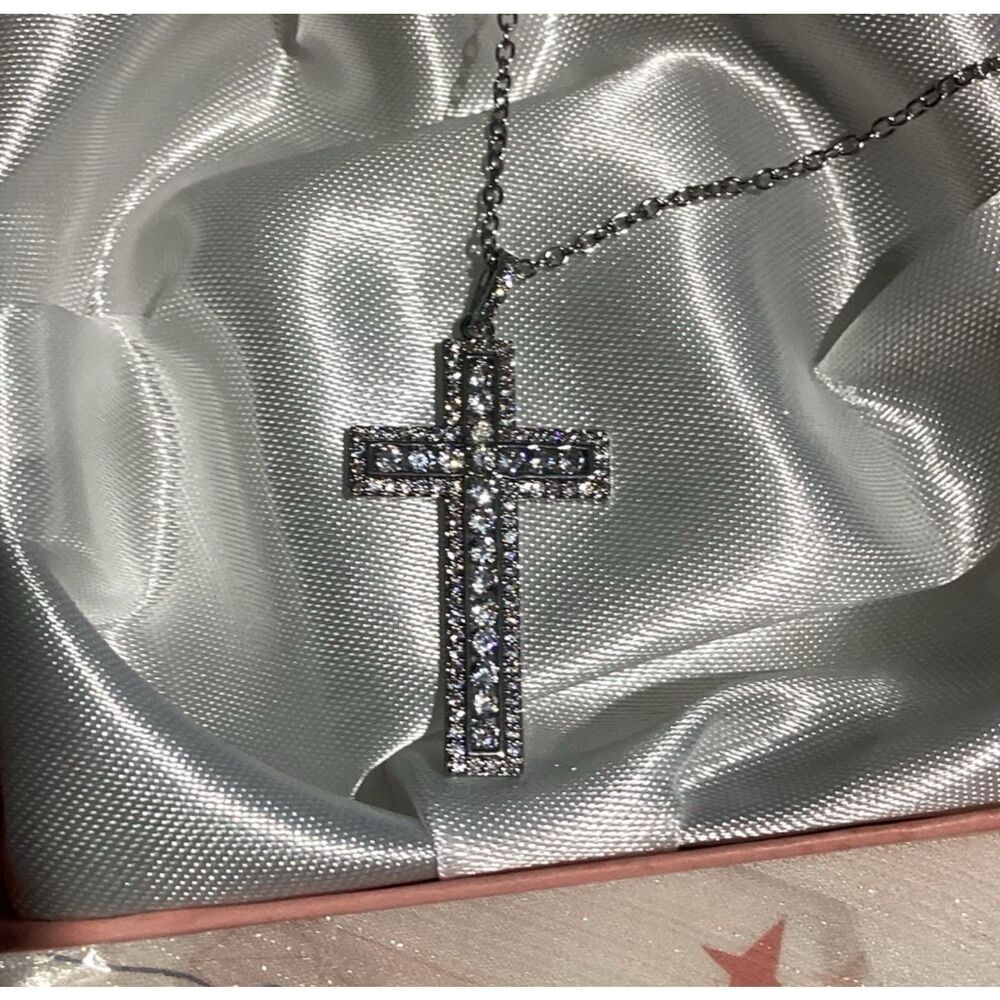 ✝️ Beautiful Sparkling Zircon Cross Pendant Necklace - Picture 15 of 16